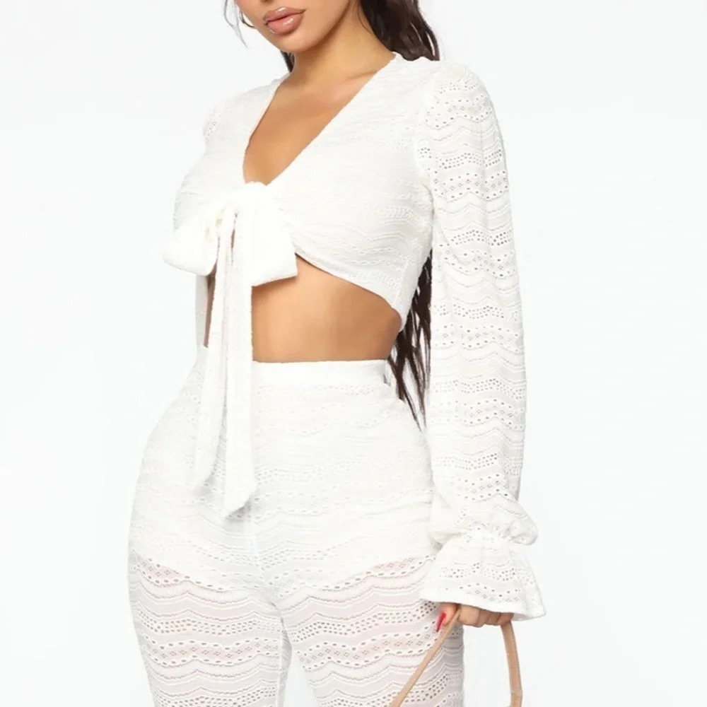NWT white long sleeve cropped tie front